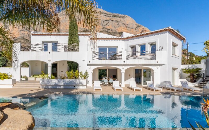 Detached Villa in Jávea - Resale